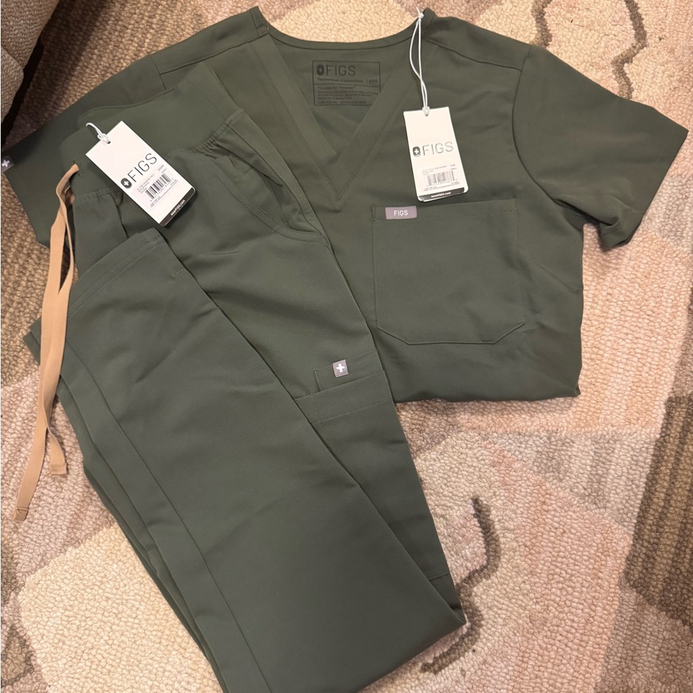 Figs Women's Green Scrub Set